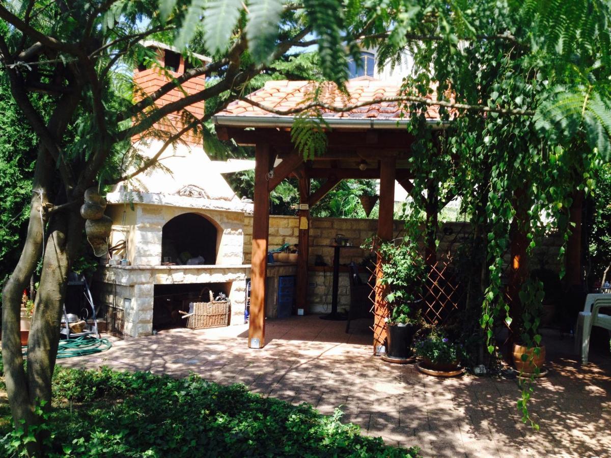 Holiday House Lilija Zára Kültér fotó