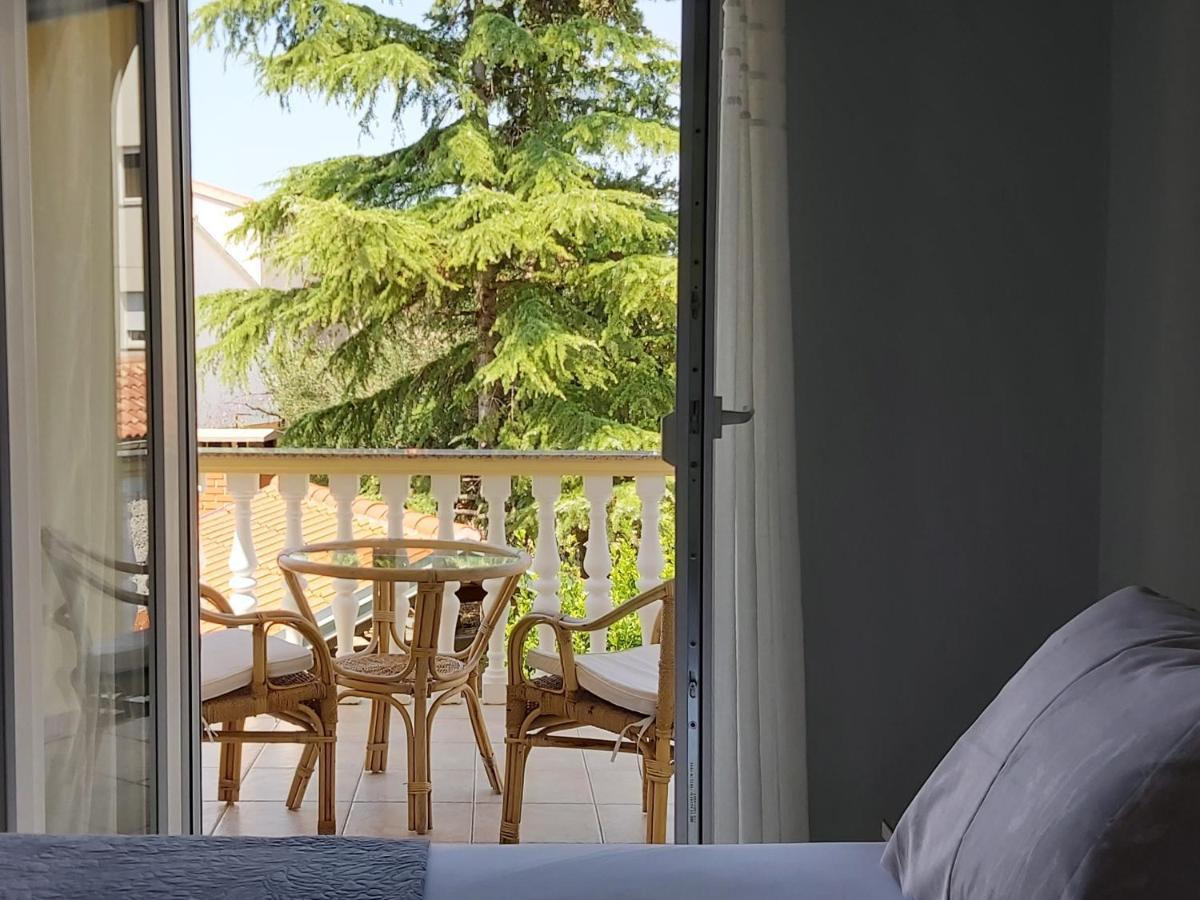 Holiday House Lilija Zára Kültér fotó